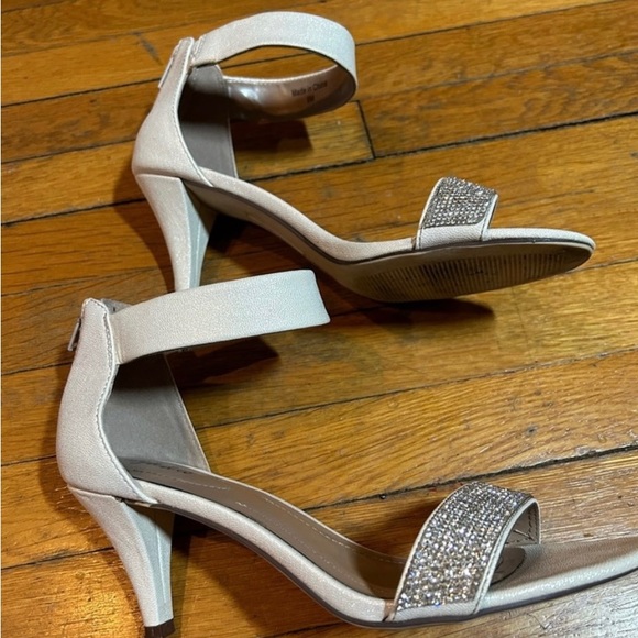 Style & Co Rhinestone Heeled Sandal Size 8 - Picture 2 of 7